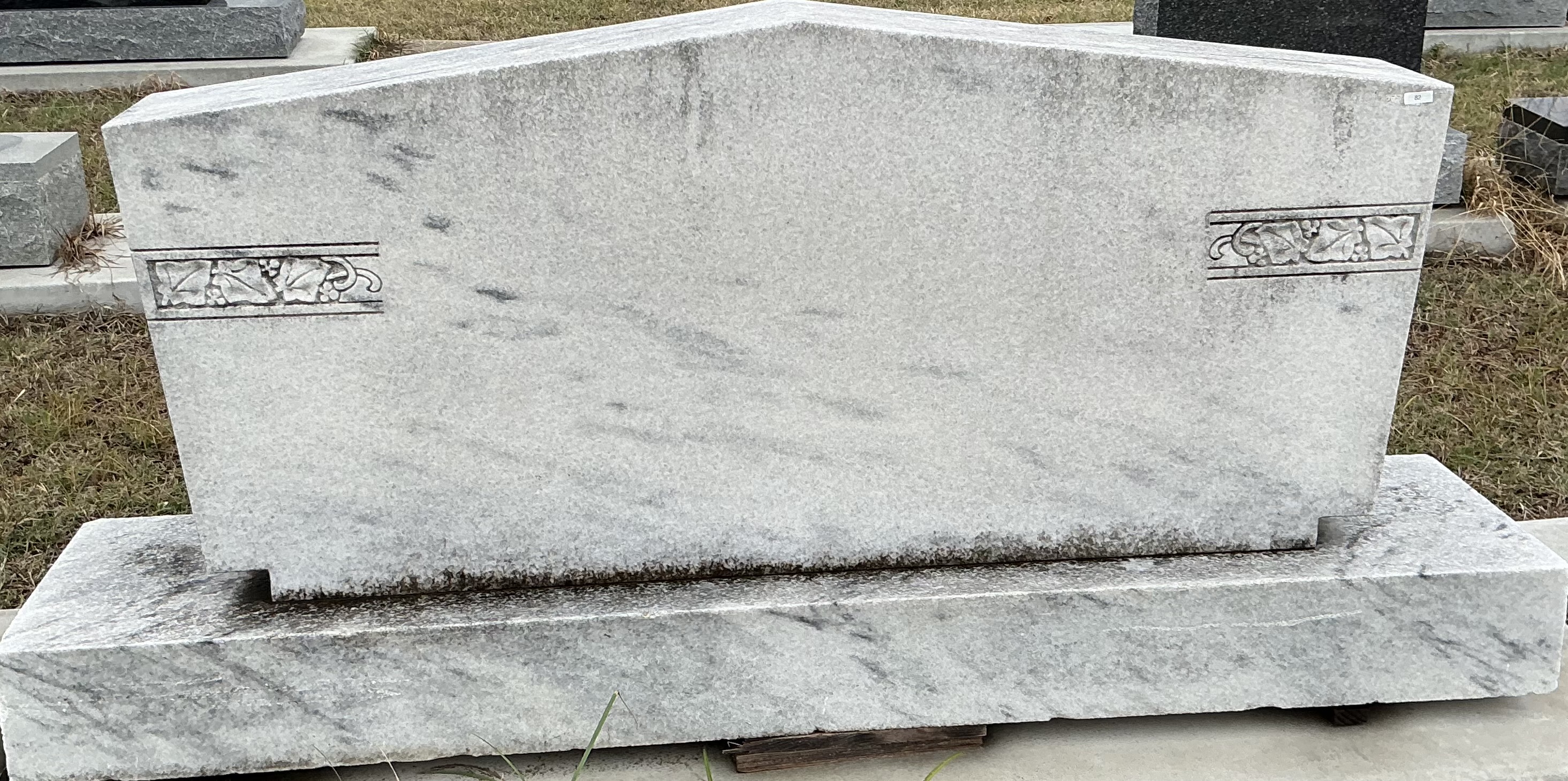 #82 DOUBLE W/IVY CARVINGS