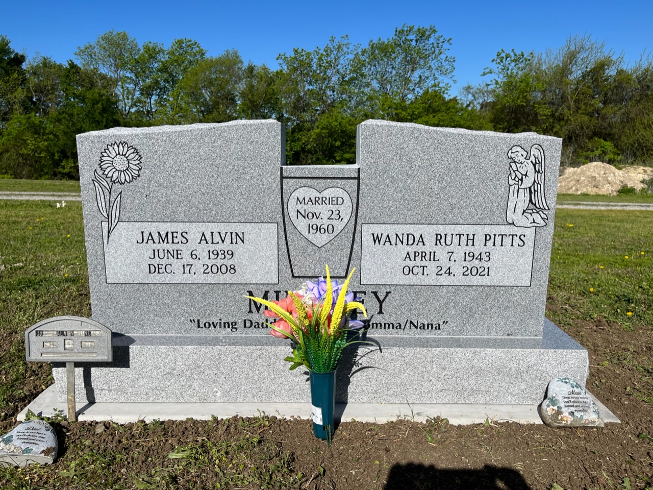 Granite granite monument