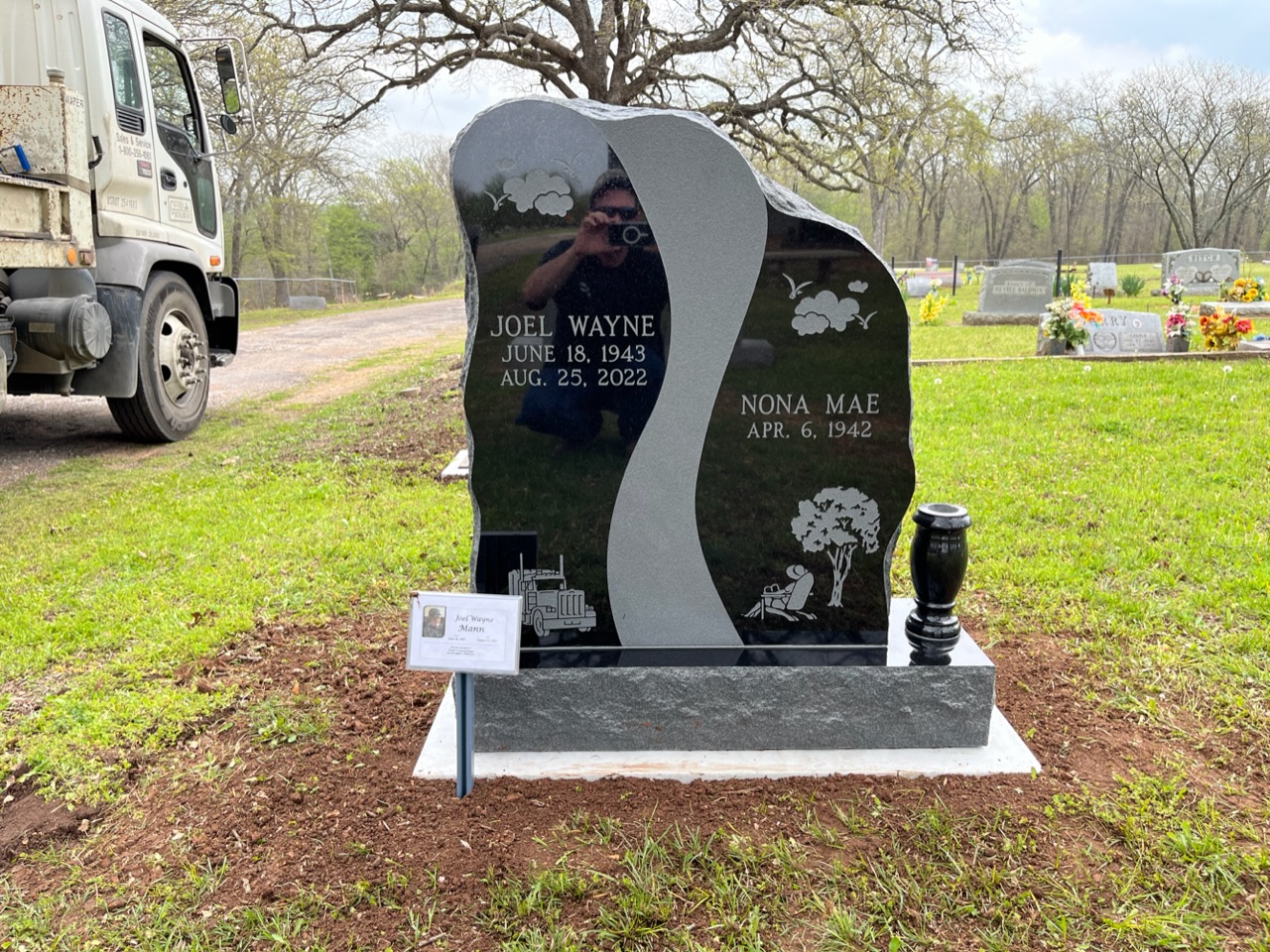 Granite granite monument